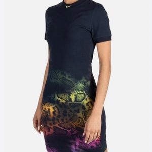 Nike Women’s Essential Airxotic Exotic Medium Snake Black Tee Shirt Dress